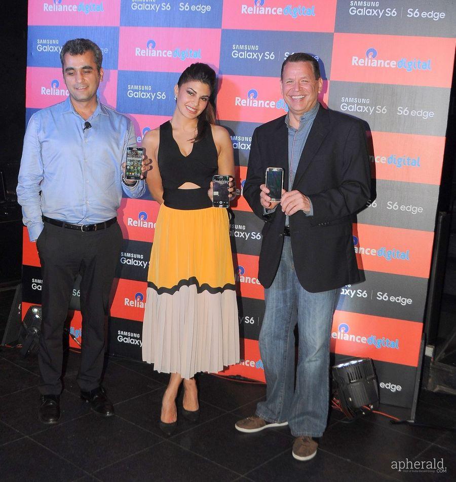 Jacqueline Fernandez Launches Samsung Phones