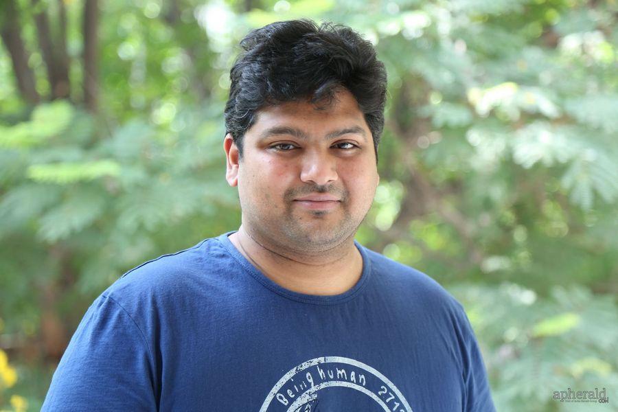 Jadoogadu Press Meet