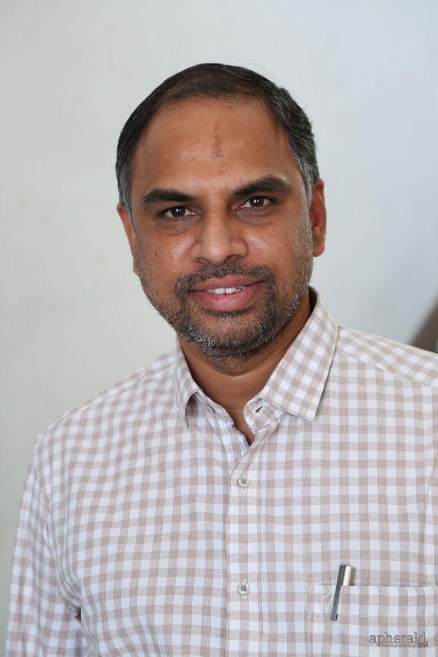 Jadoogadu Press Meet