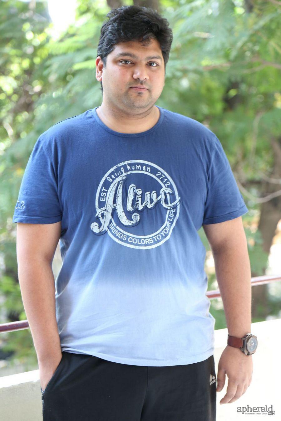 Jadoogadu Press Meet