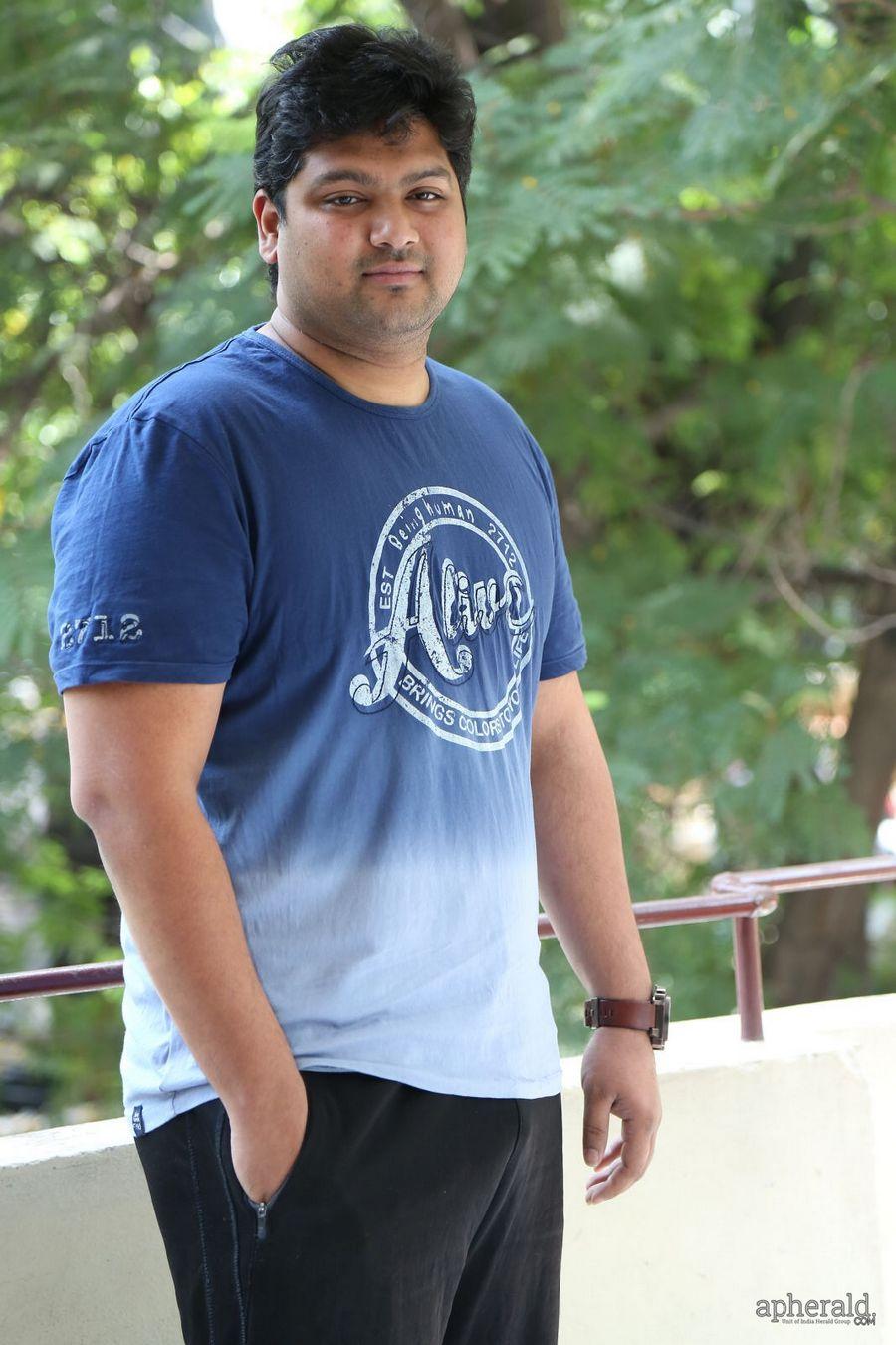 Jadoogadu Press Meet