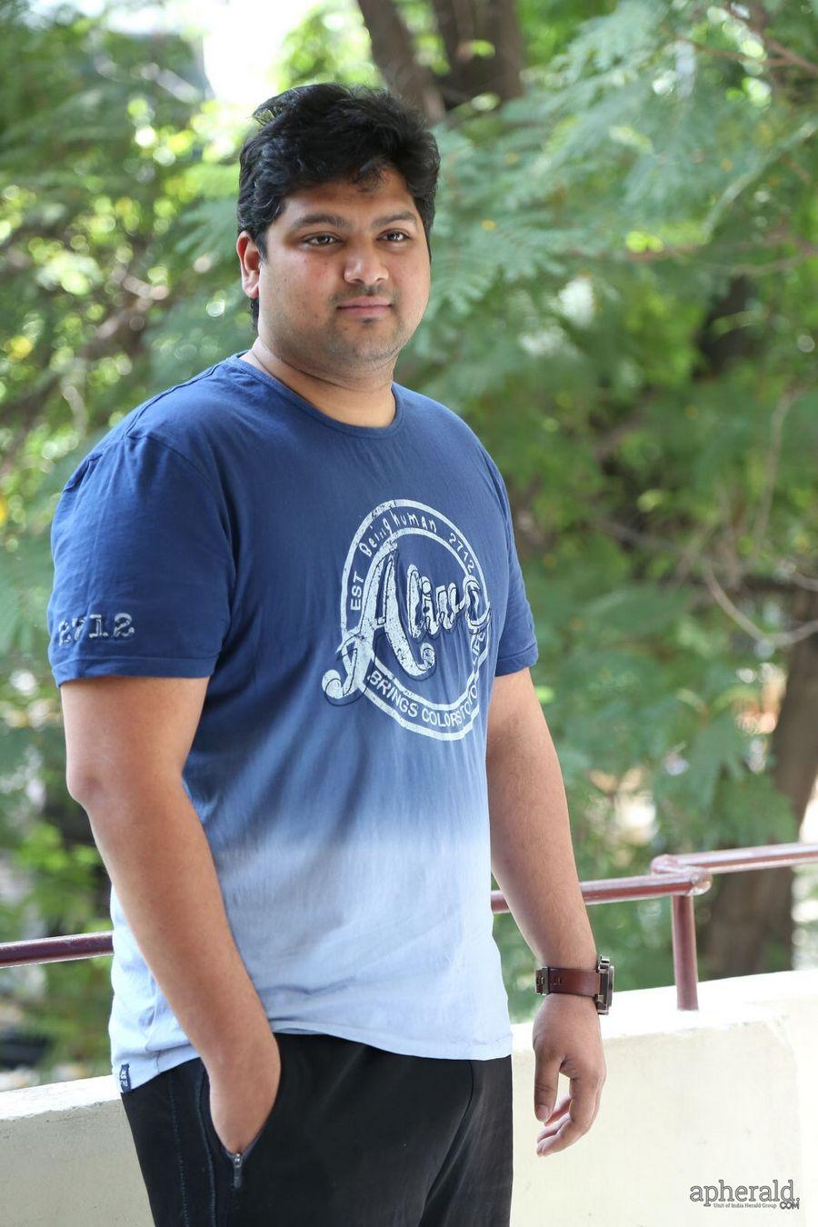 Jadoogadu Press Meet