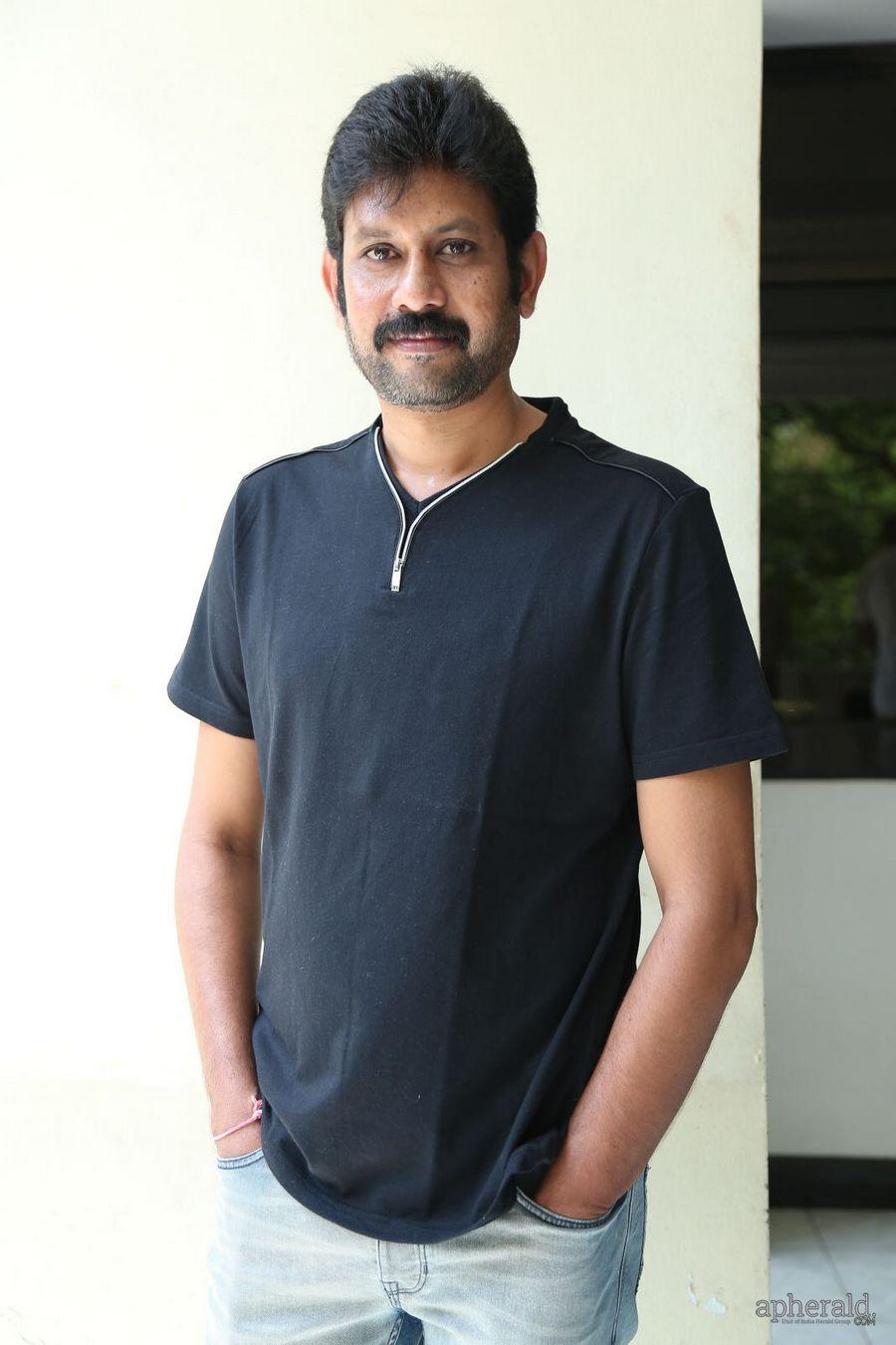Jadoogadu Press Meet