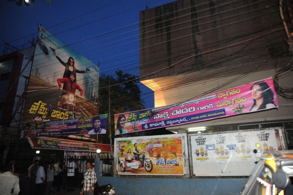 James Bond Success Tour Photos