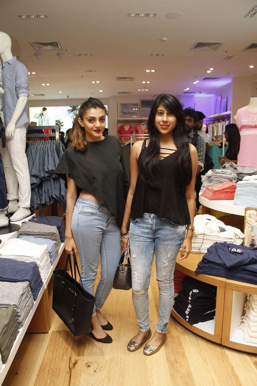 Kajal Aggarwal inaugurates Gap Store at Phoenix Mall Photos
