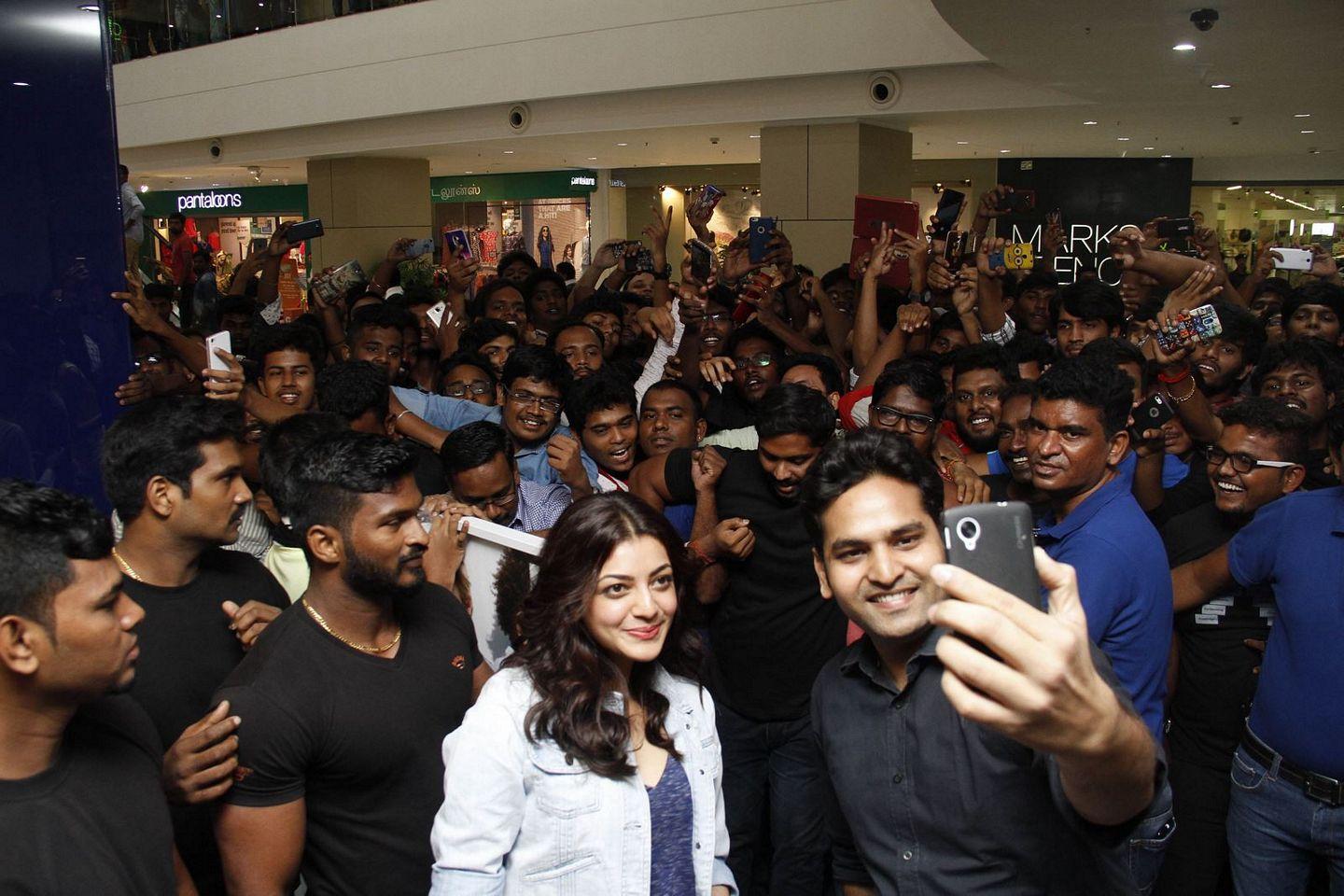 Kajal Aggarwal inaugurates Gap Store at Phoenix Mall Photos