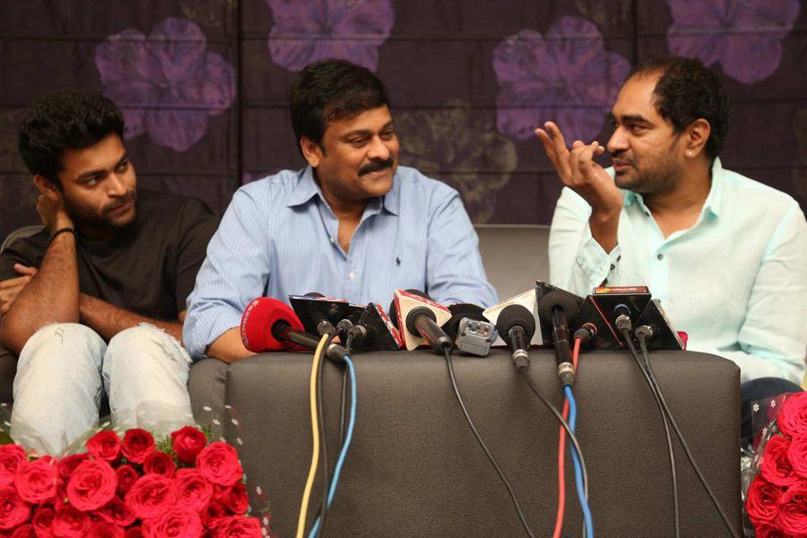 Kancha Team Meets Chiranjeevi