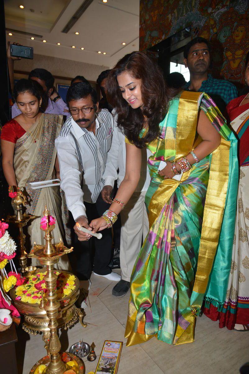 Kanchipuram Kamakshi Silks launch Pics At Himayath Nagar