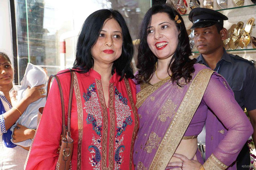 Karishma kapoor Neerus mix Launch Photos
