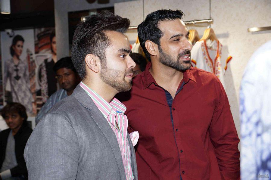 Karishma kapoor Neerus mix Launch Photos