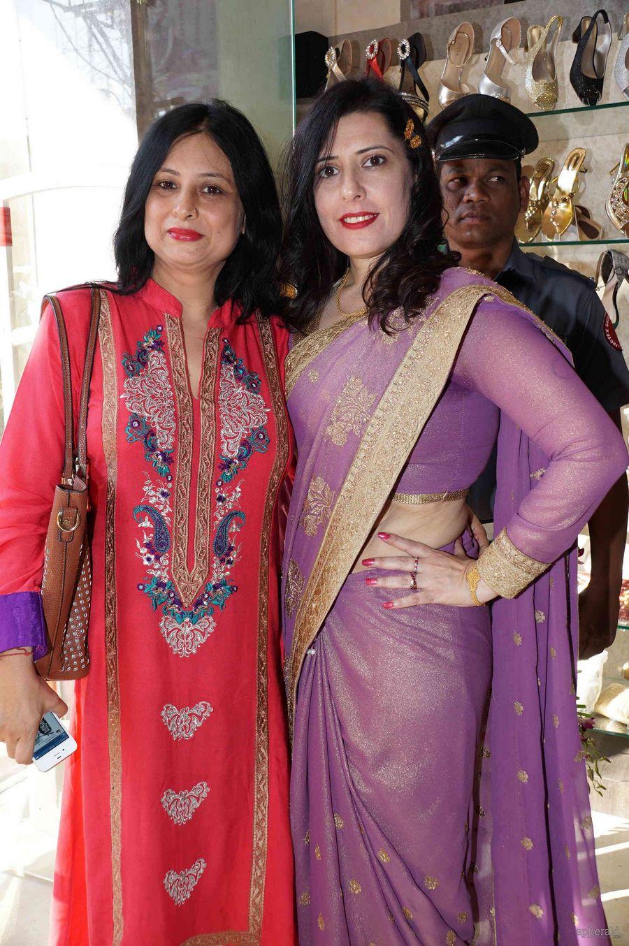 Karishma kapoor Neerus mix Launch Photos