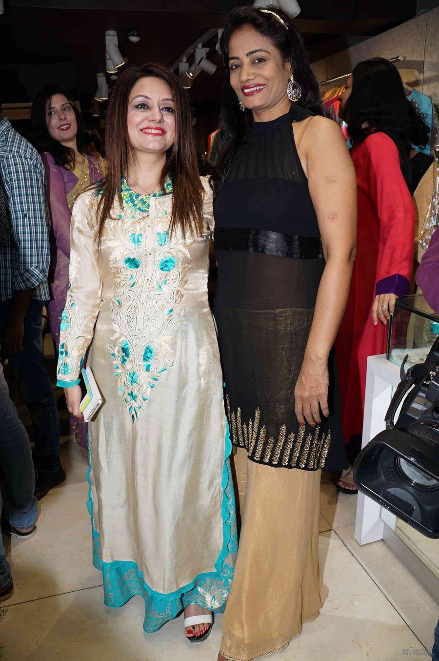 Karishma kapoor Neerus mix Launch Photos