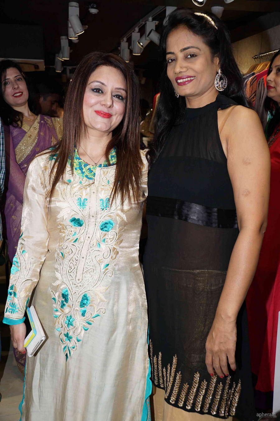 Karishma kapoor Neerus mix Launch Photos