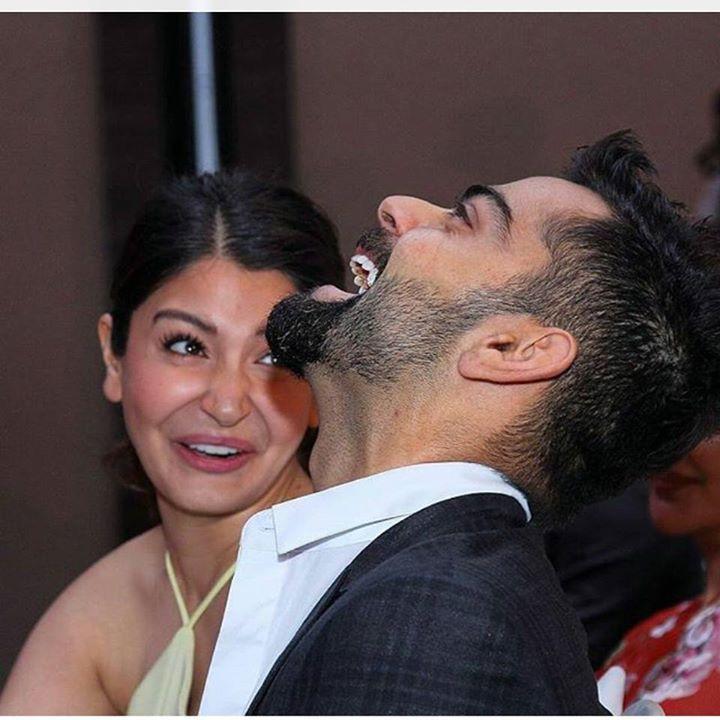 Kholi & Anushka Sharma At Vogue Beauty Awards Photos