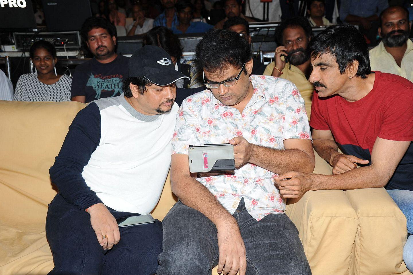 Kick 2 Platinum Disc Photos