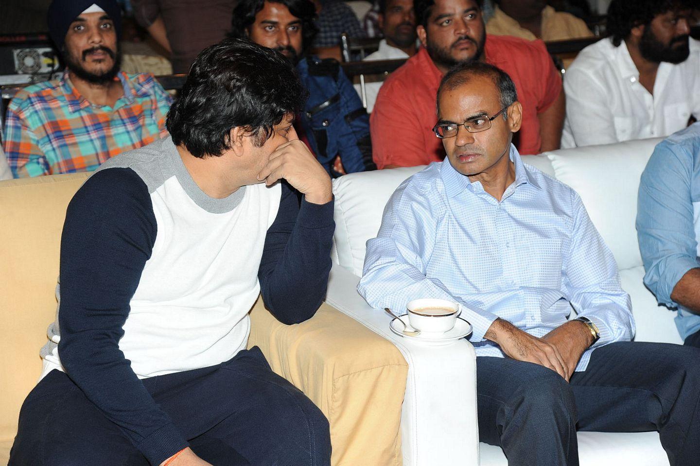 Kick 2 Platinum Disc Photos