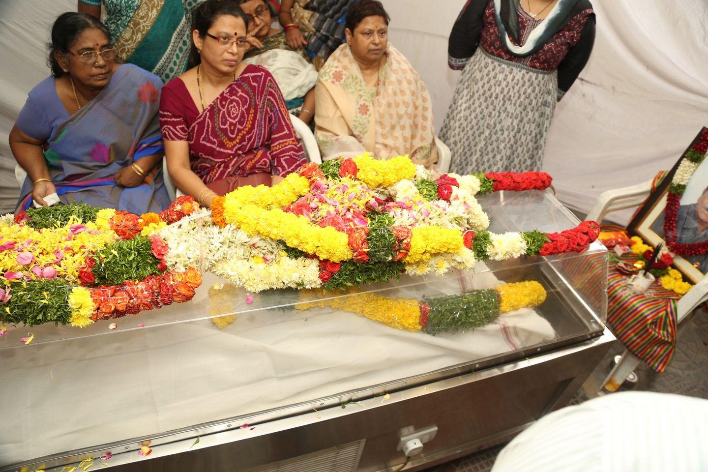 Kondavalasa Lakshmana Rao Condolences Pics