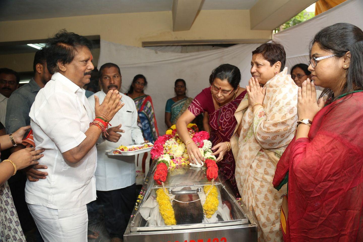 Kondavalasa Lakshmana Rao Condolences Pics