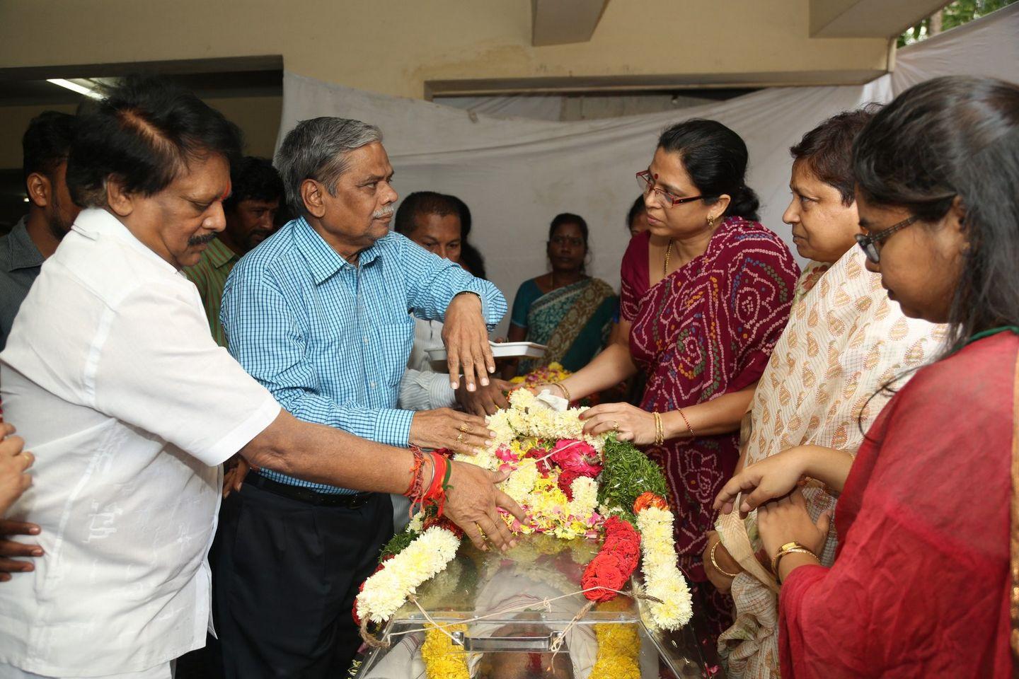Kondavalasa Lakshmana Rao Condolences Pics