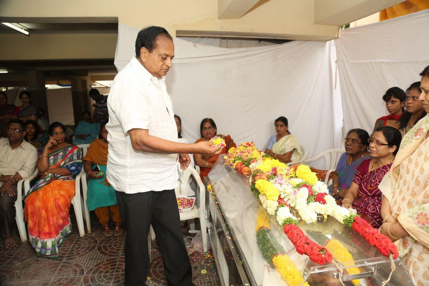 Kondavalasa Lakshmana Rao Condolences Pics