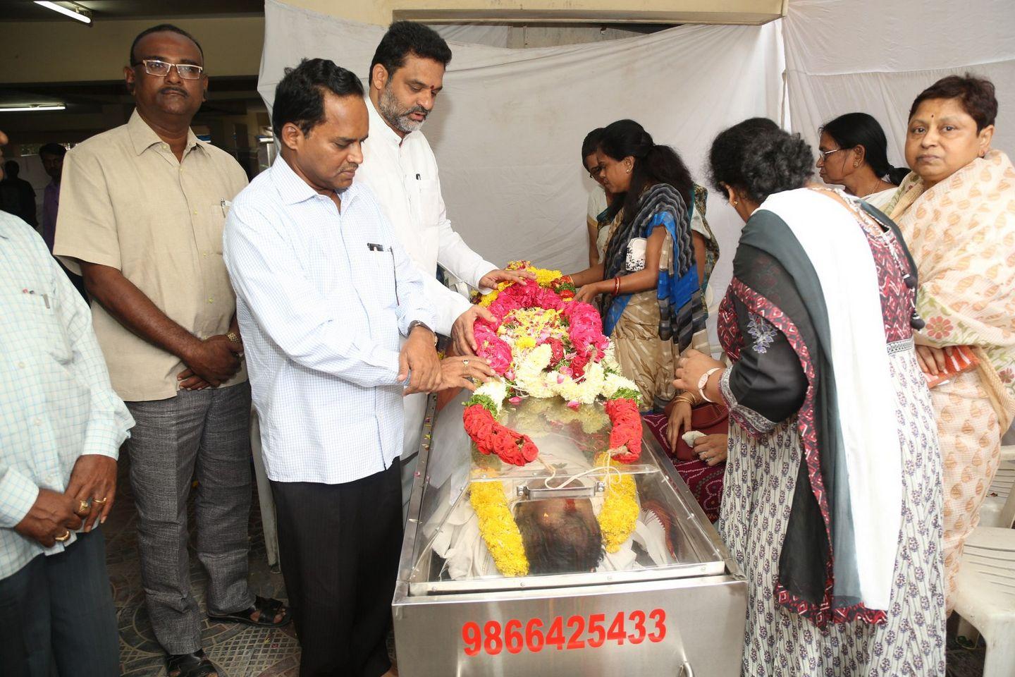 Kondavalasa Lakshmana Rao Condolences Pics