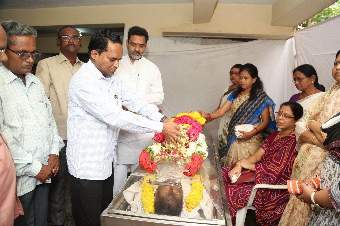 Kondavalasa Lakshmana Rao Condolences Pics