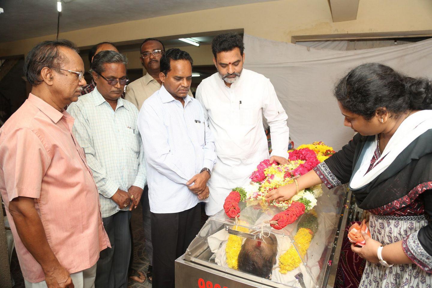Kondavalasa Lakshmana Rao Condolences Pics
