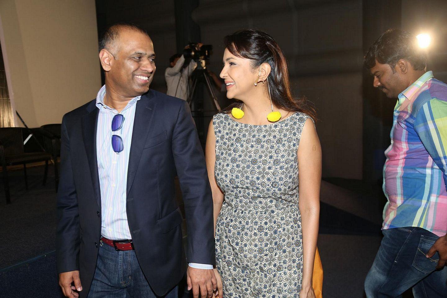 Kshanam Movie Press Meet Pics