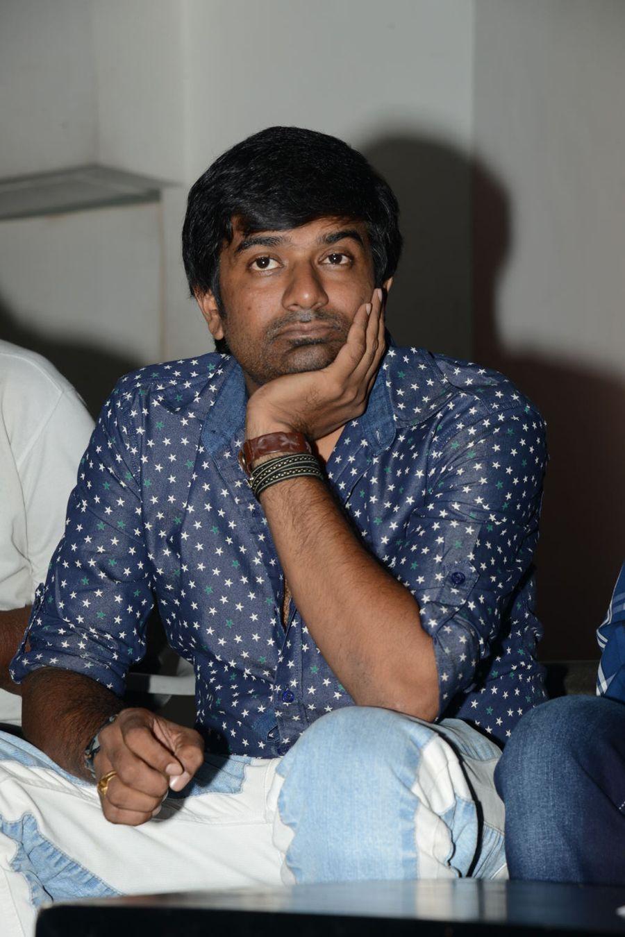 Kumari 21 F First Look Launch Photos