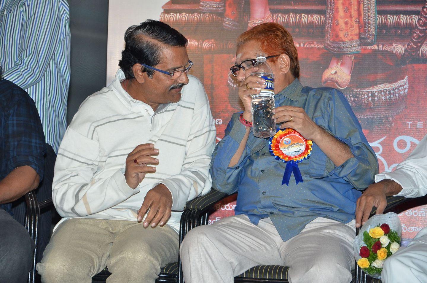 KV Reddy Award To Gunasekhar Photos