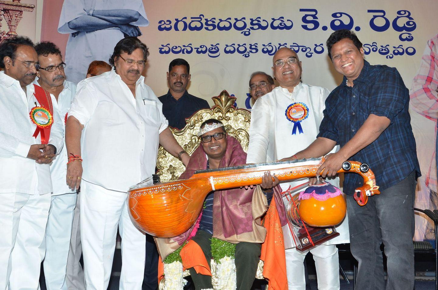KV Reddy Award To Gunasekhar Photos