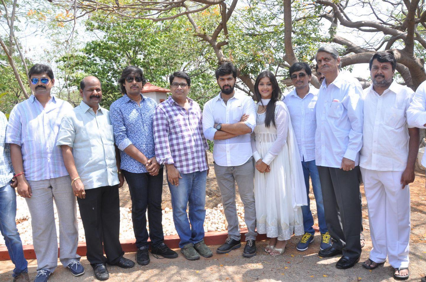 L7 Movie Opening Photos