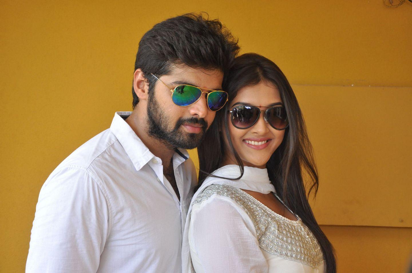 L7 Movie Opening Photos