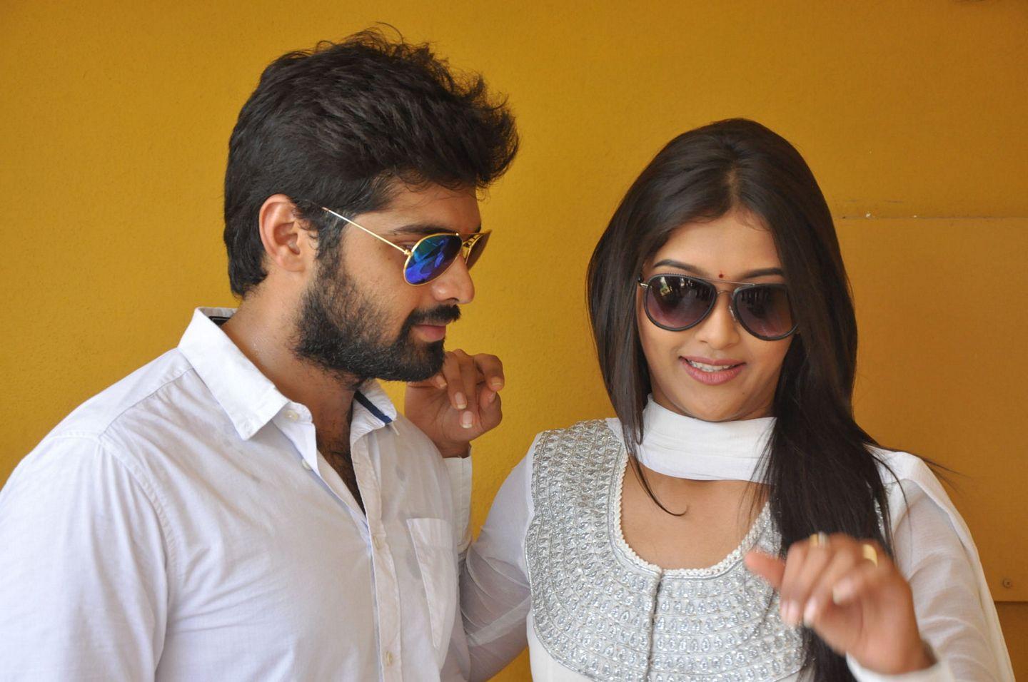 L7 Movie Opening Photos