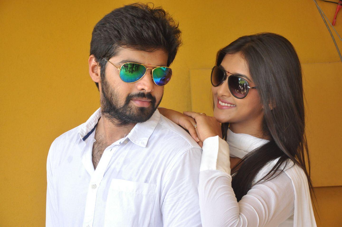 L7 Movie Opening Photos