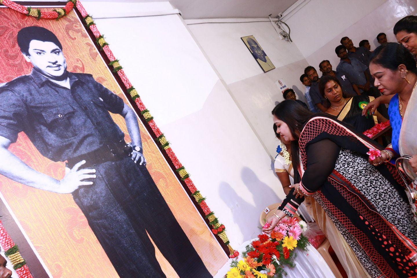 Lachiya Nadigar SSR Rajendran First memorial tribute Function Photos