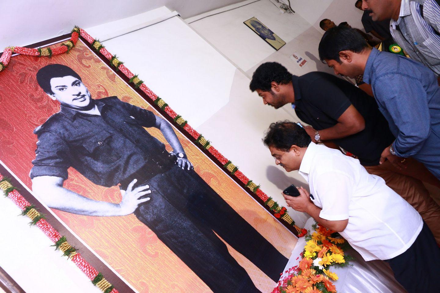 Lachiya Nadigar SSR Rajendran First memorial tribute Function Photos