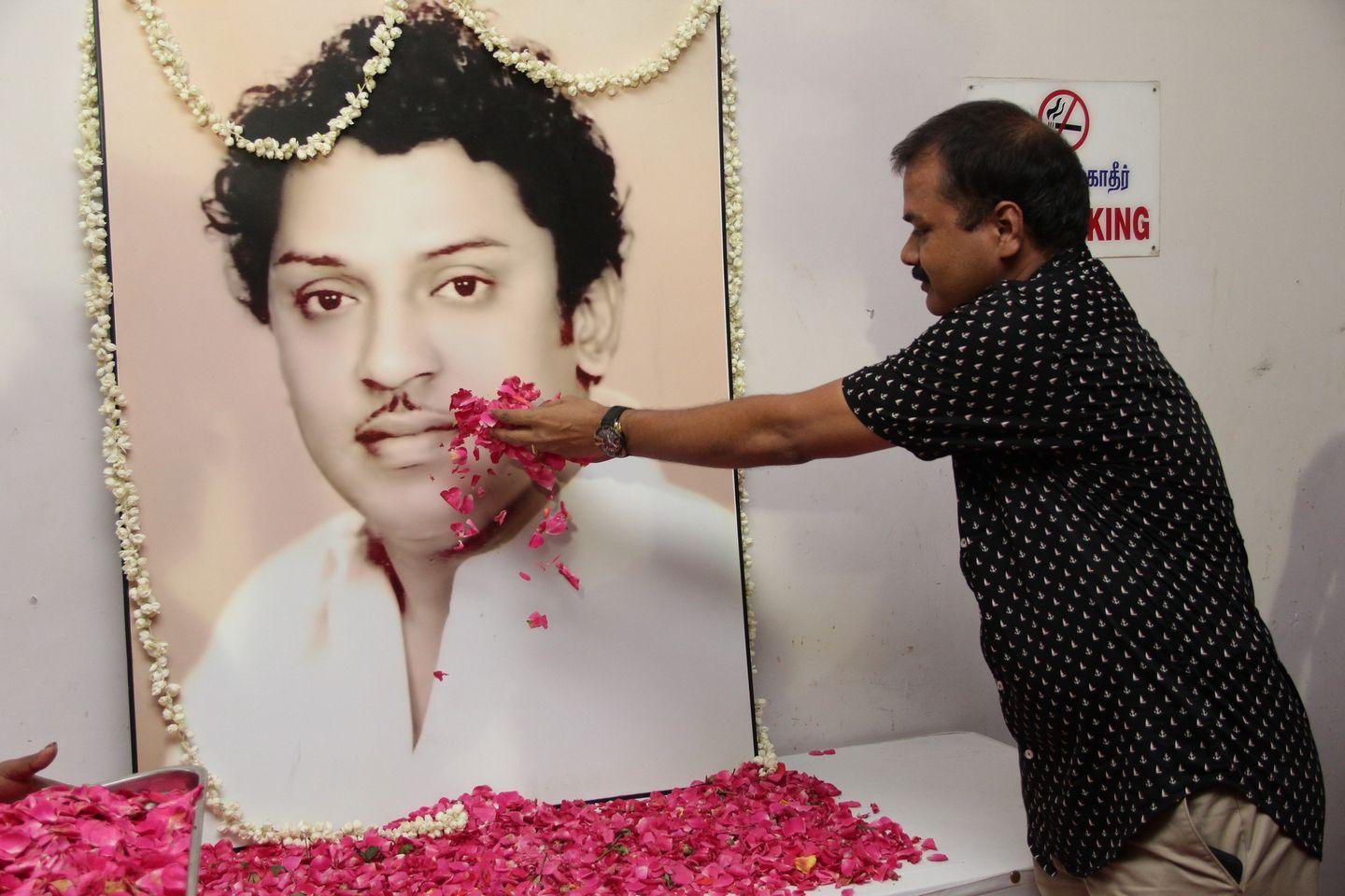 Lachiya Nadigar SSR Rajendran First memorial tribute Function Photos