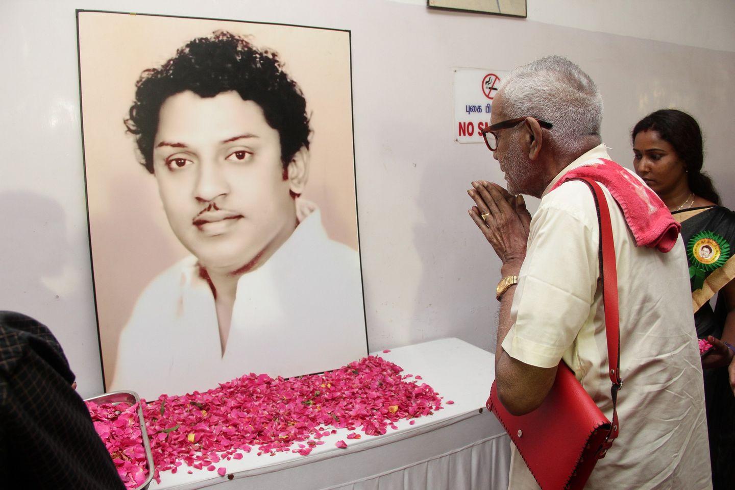 Lachiya Nadigar SSR Rajendran First memorial tribute Function Photos