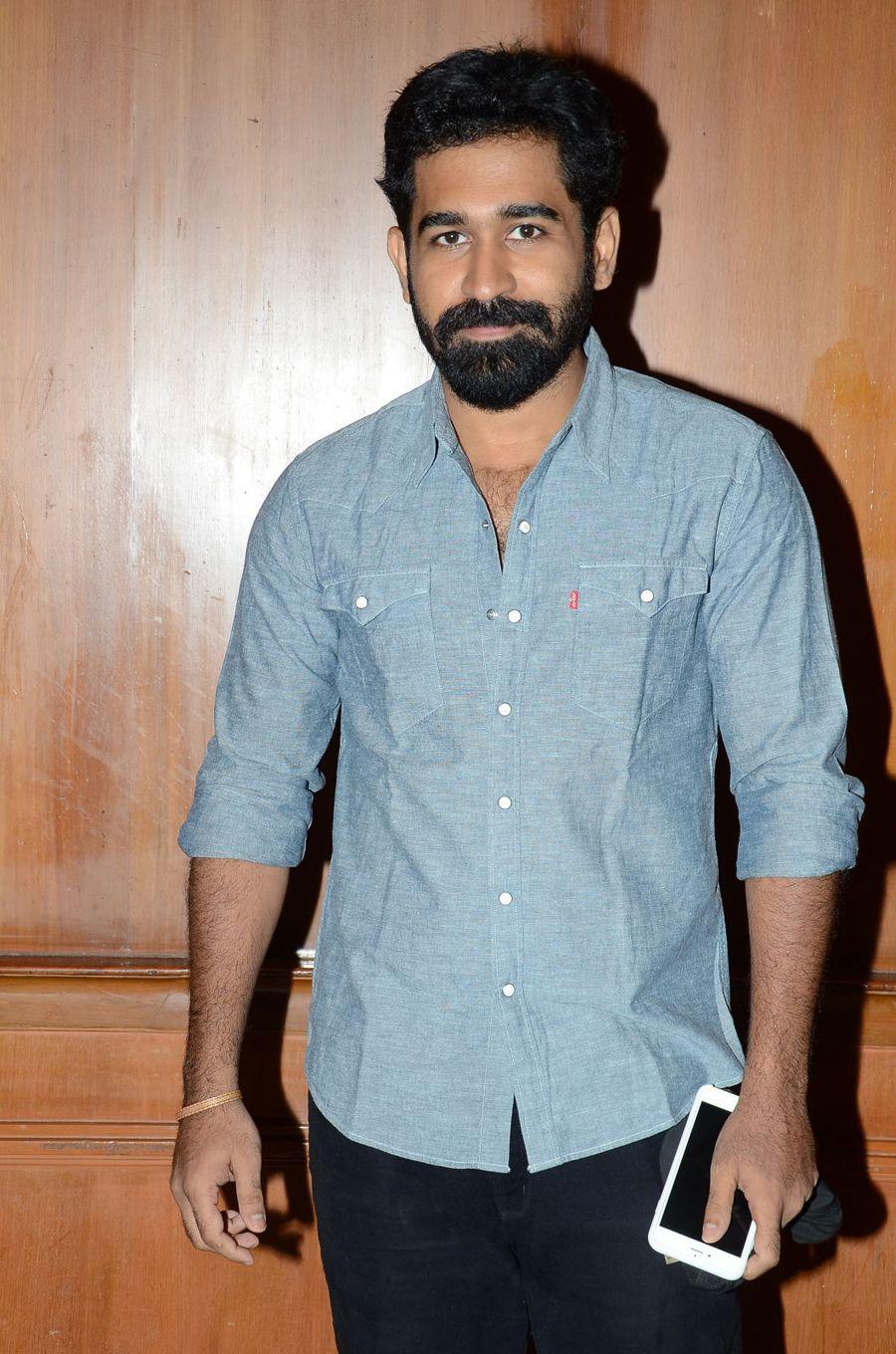 Madha Gaja Raja Audio Launch Photos