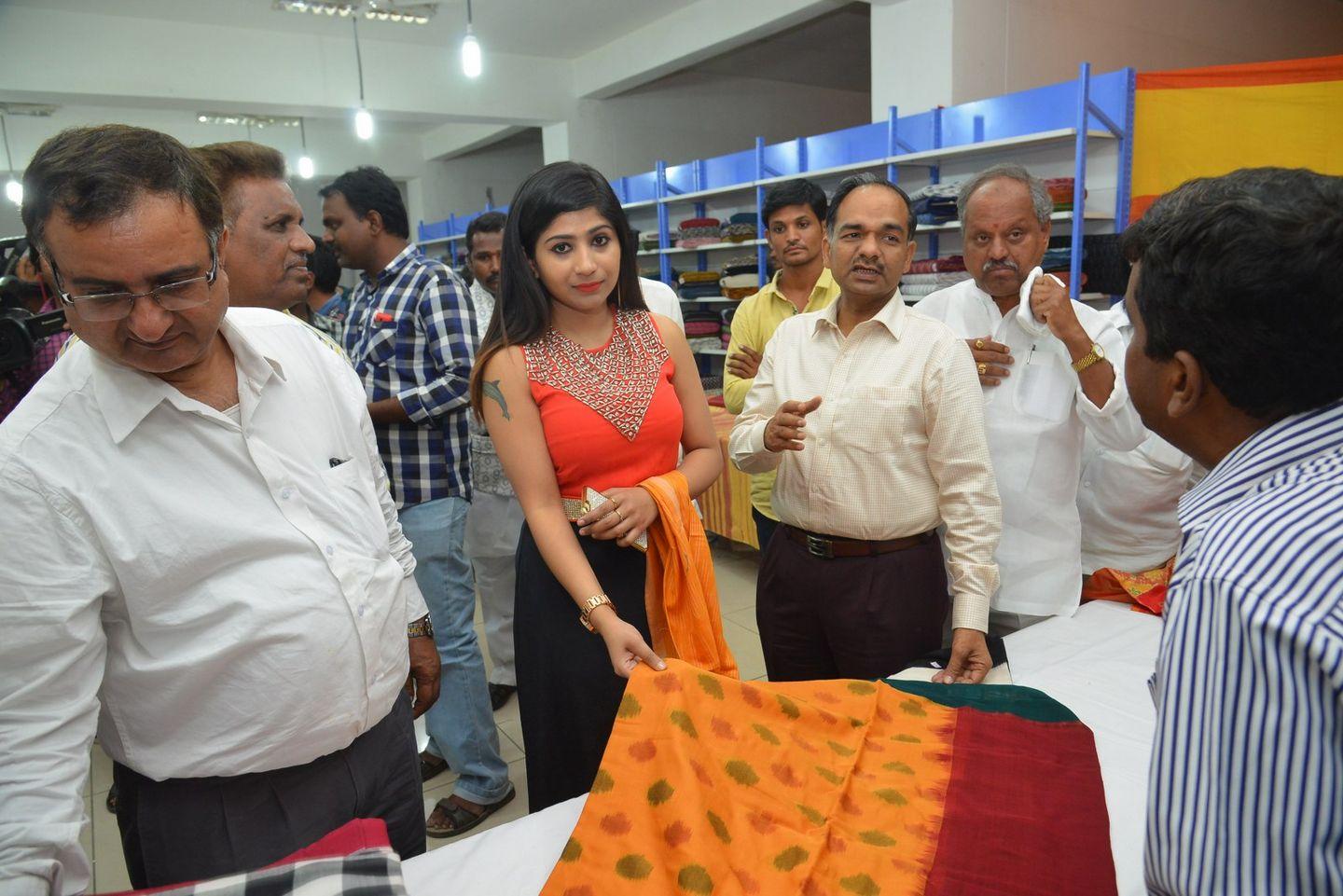 Madhulagna Das at Pochampally Ikat Art Mela Photos