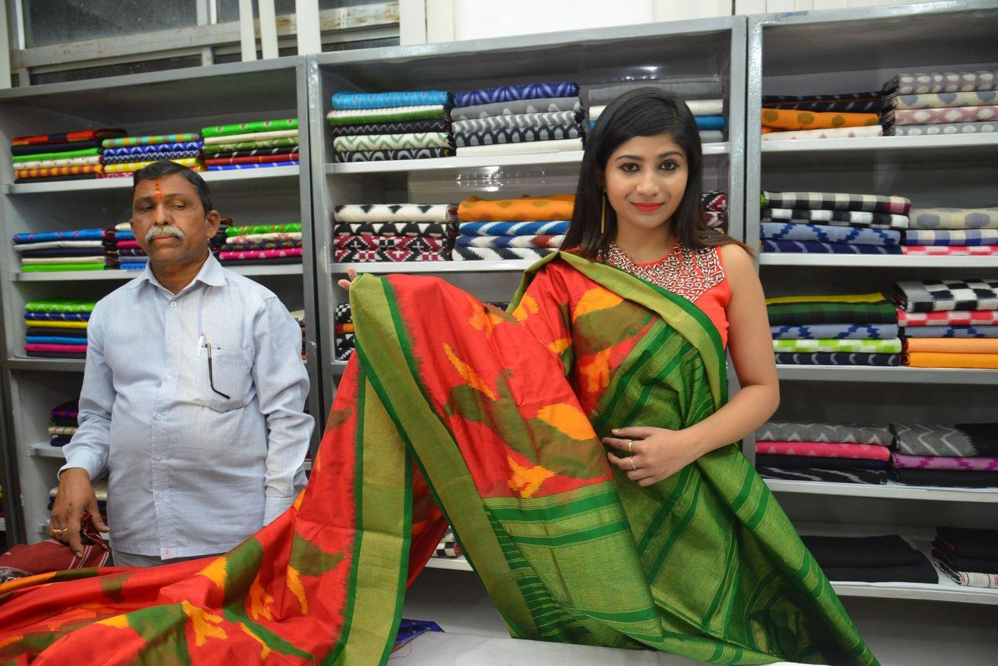 Madhulagna Das at Pochampally Ikat Art Mela Photos
