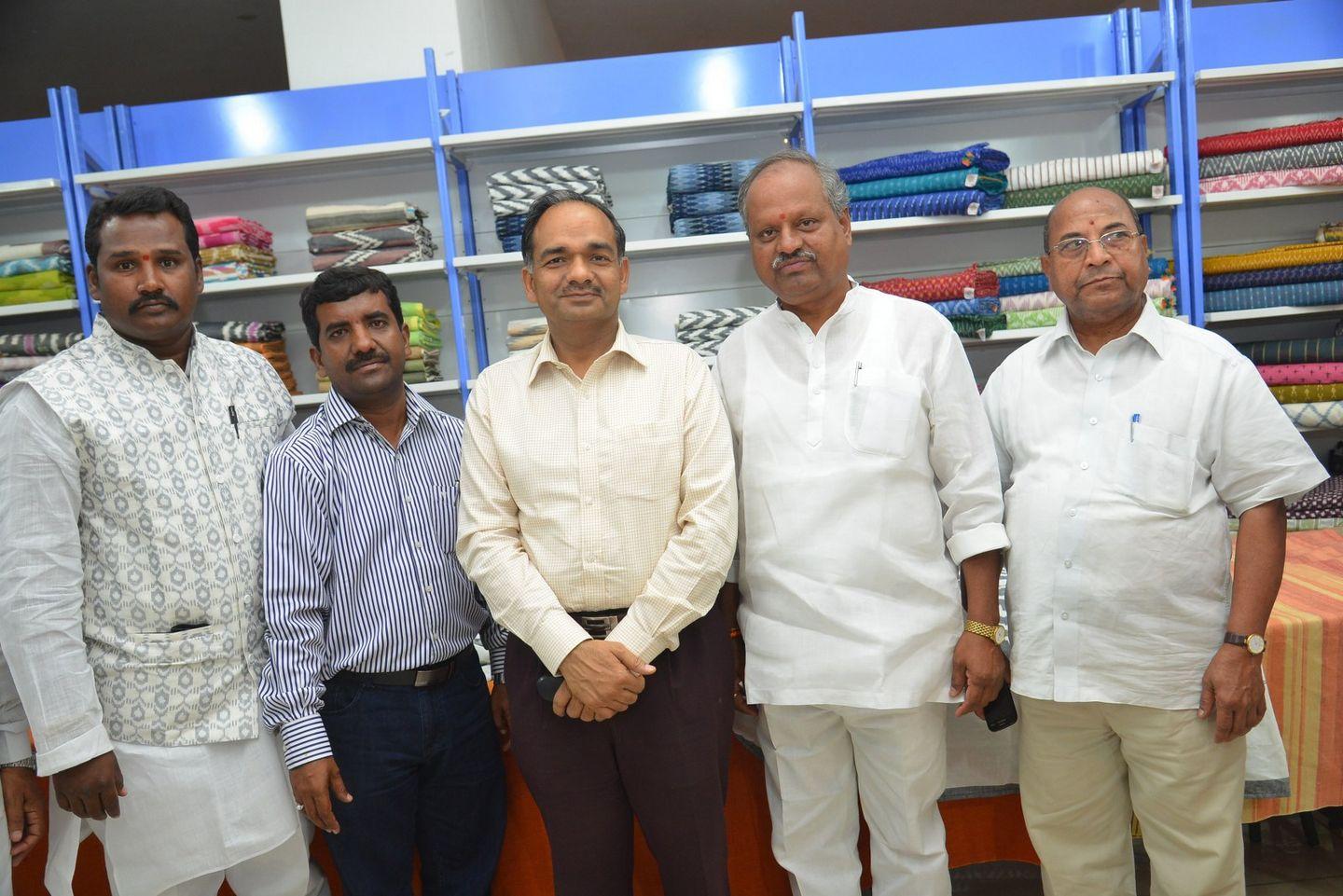 Madhulagna Das at Pochampally Ikat Art Mela Photos