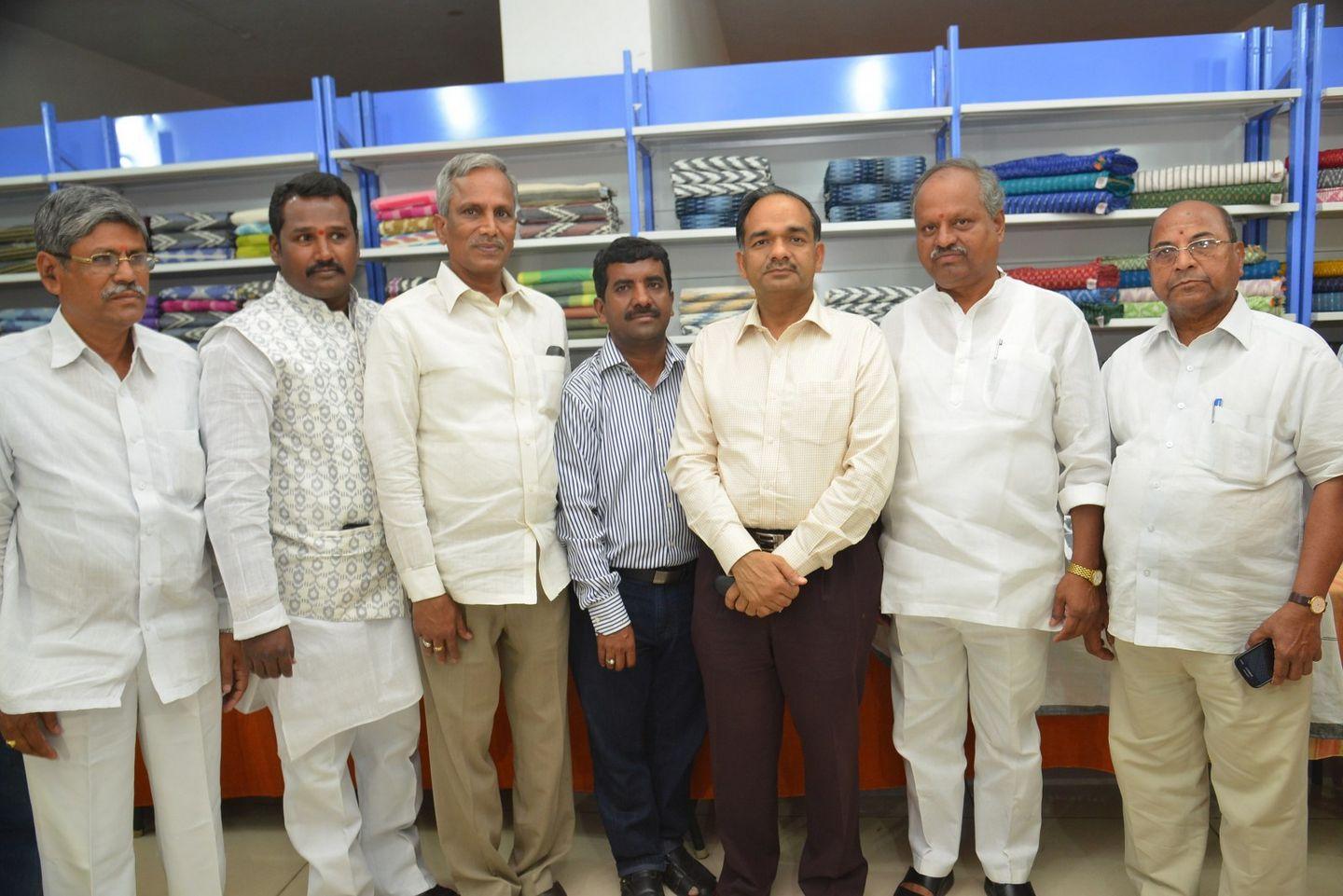 Madhulagna Das at Pochampally Ikat Art Mela Photos