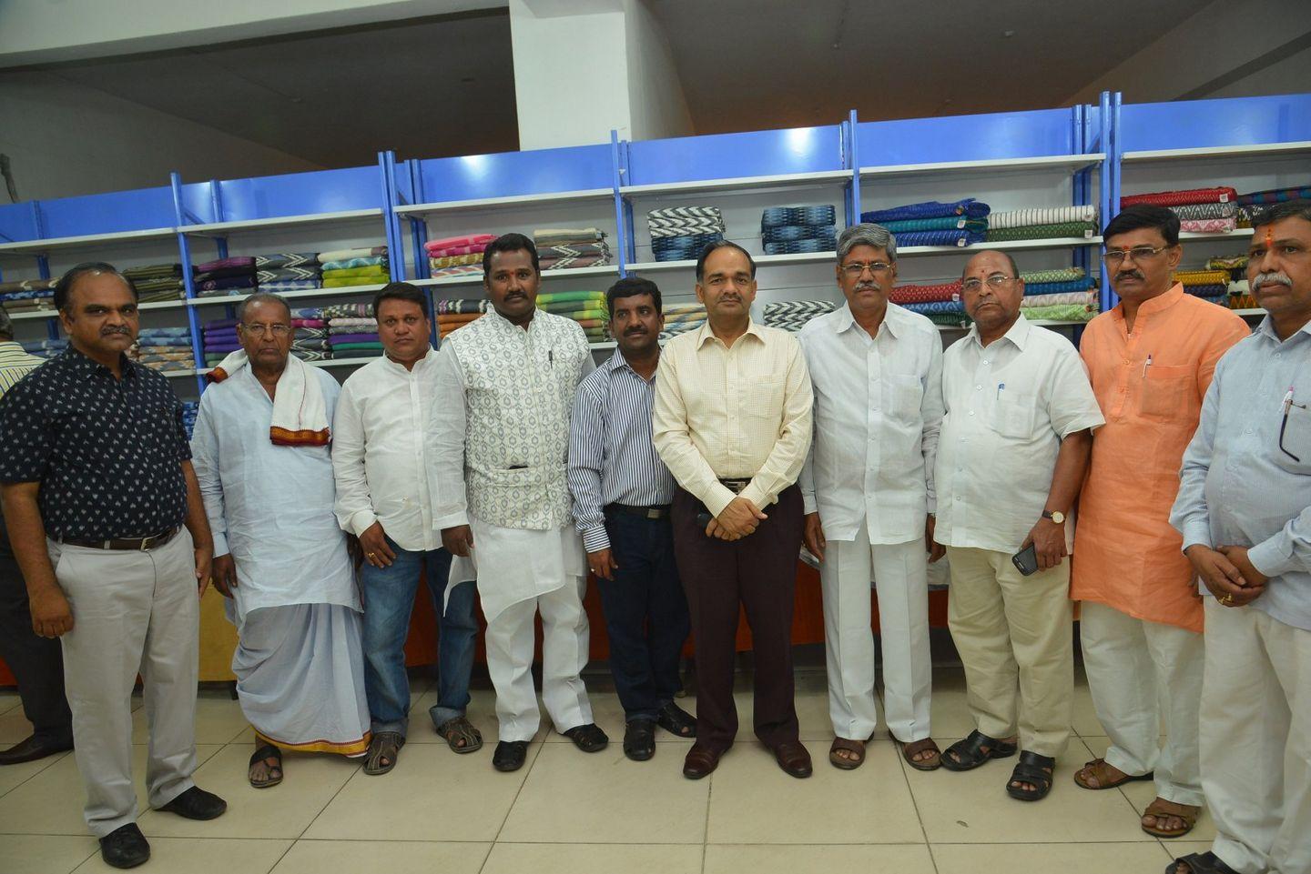 Madhulagna Das at Pochampally Ikat Art Mela Photos