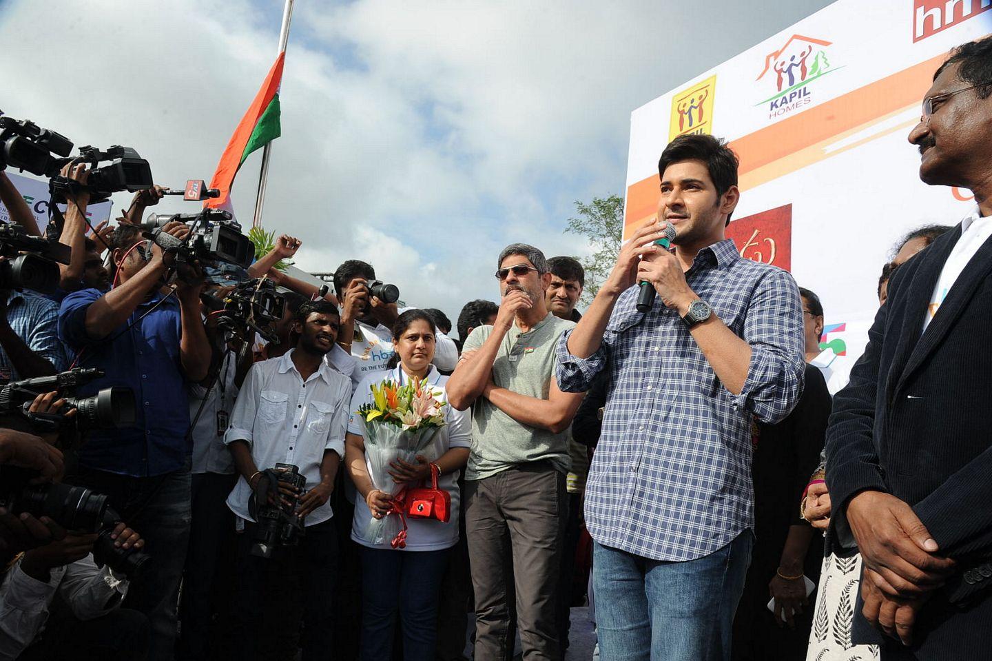 Mahesh Babu at HBC Chak De India Ride