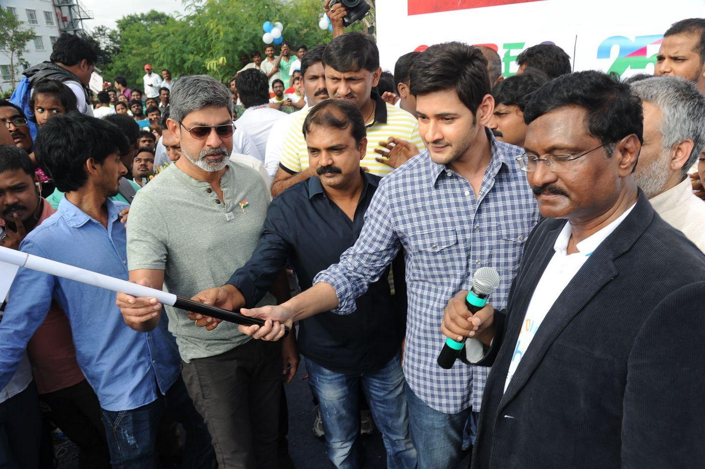 Mahesh Babu at HBC Chak De India Ride