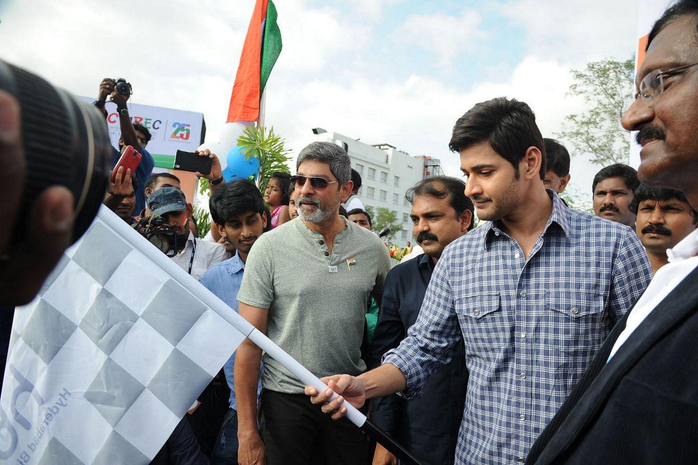 Mahesh Babu at HBC Chak De India Ride