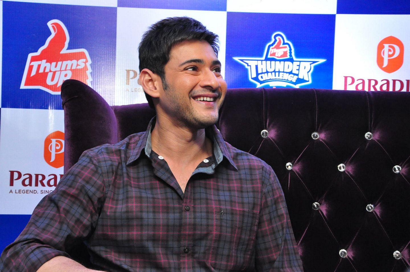 Mahesh Babu Thums Up Thunder Challenge Winners Photos