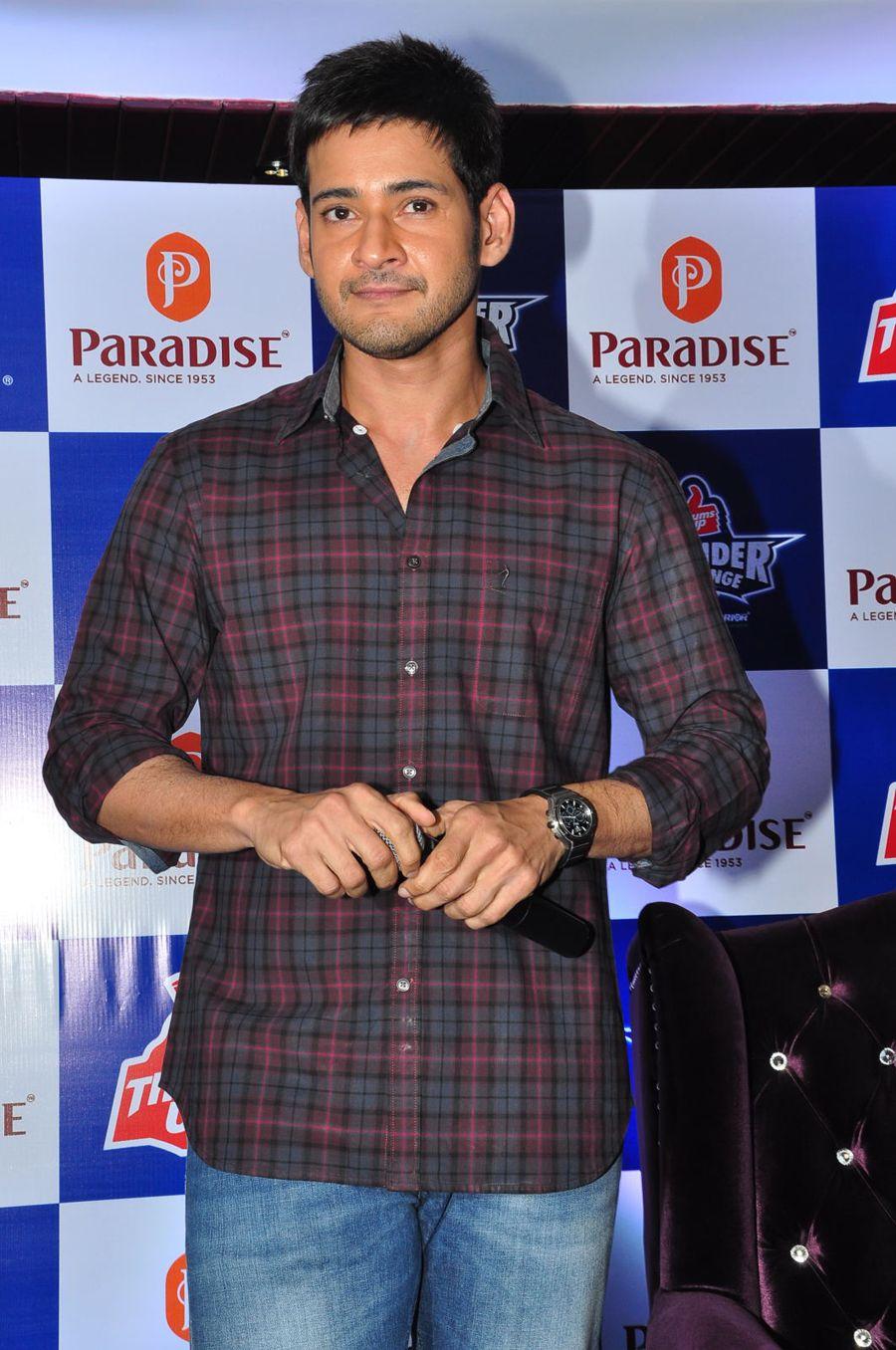Mahesh Babu Thums Up Thunder Challenge Winners Photos